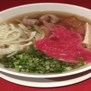 300 - Soupe Pho spécial au boeuf, boulettes, nerfs et feuillet