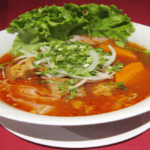 355P - Soupe de pâtes de riz au ragoût de boeuf nerf et tripes
