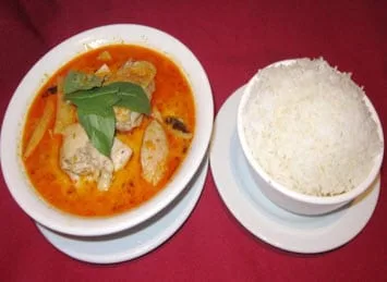 468 468 - Poulet au curry au lait de coco (pimenté)