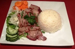 475 475 - Porc laqué
