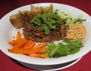 539 - Bo bun (vermicelles au bœuf et  nems)