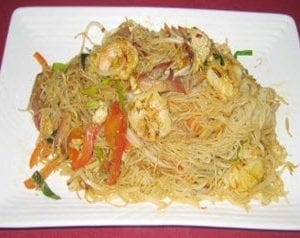552 - Vermicelles singapour au porc laqué et crevettes (pimenté)